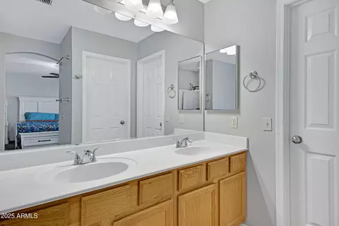 Bath - 1748 E Park St, Phoenix, AZ 85042 photo 4 of 4
