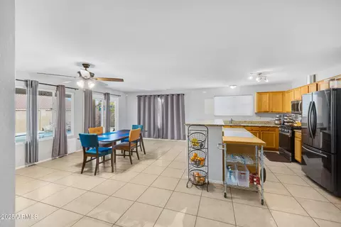 Dining - 1748 E Park St, Phoenix, AZ 85042 photo 1 of 1
