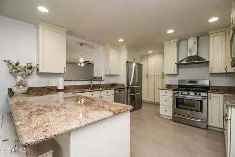 Kitchen - 2017 W Edgemont Ave, Phoenix, AZ 85009 photo 2 of 4