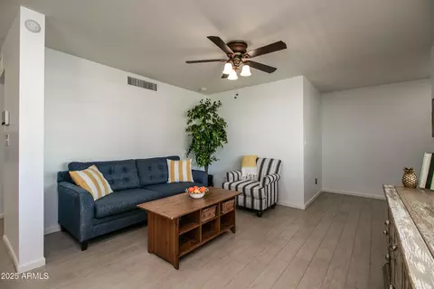 Living - 2017 W Edgemont Ave, Phoenix, AZ 85009 photo 2 of 5