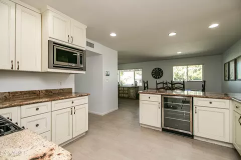 Kitchen - 2017 W Edgemont Ave, Phoenix, AZ 85009 photo 4 of 4