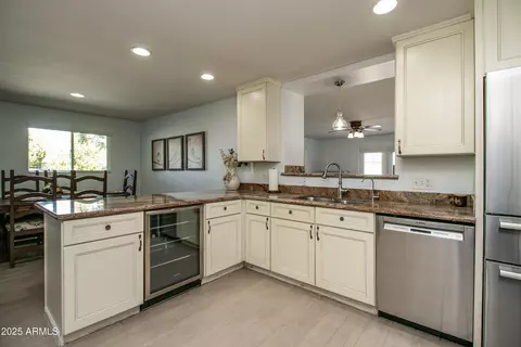 Kitchen - 2017 W Edgemont Ave, Phoenix, AZ 85009 photo 3 of 4