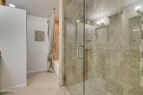 Bath - 2017 W Edgemont Ave, Phoenix, AZ 85009 photo 3 of 7