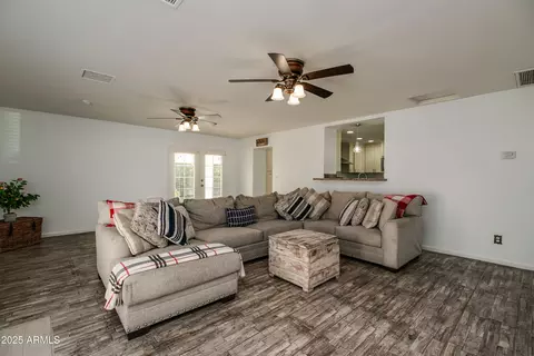 Living - 2017 W Edgemont Ave, Phoenix, AZ 85009 photo 4 of 5