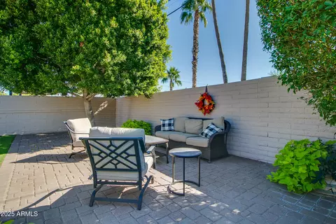 Exterior - 2017 W Edgemont Ave, Phoenix, AZ 85009 photo 7 of 14