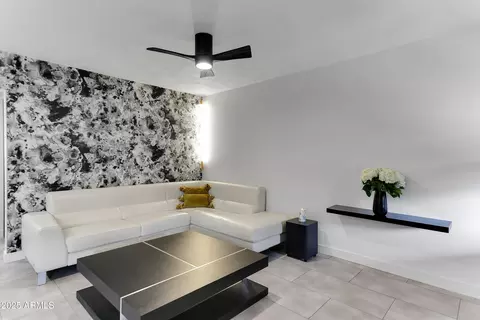 2228 E Campbell Ave #205, Phoenix, AZ 85016