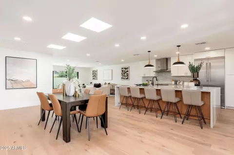 Dining - 4333 E Fairmount Ave, Phoenix, AZ 85018 photo 1 of 3