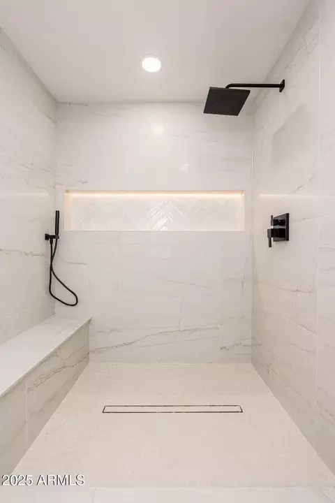 Bath - 4333 E Fairmount Ave, Phoenix, AZ 85018 photo 6 of 6