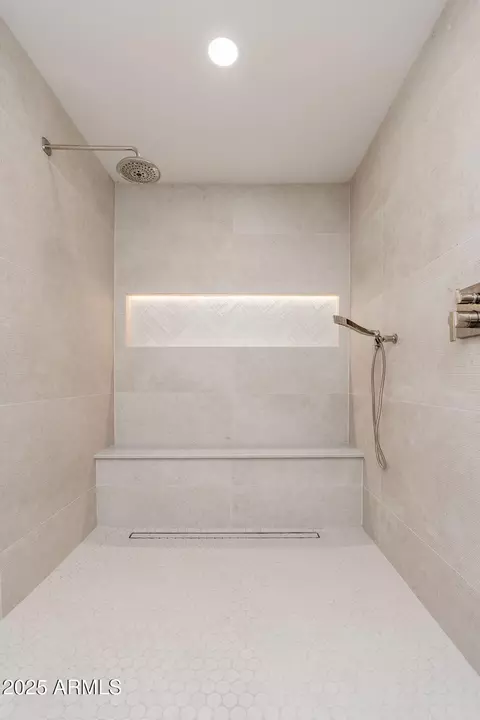 Bath - 4333 E Fairmount Ave, Phoenix, AZ 85018 photo 4 of 6