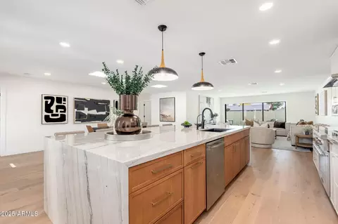Kitchen - 4333 E Fairmount Ave, Phoenix, AZ 85018 photo 5 of 5