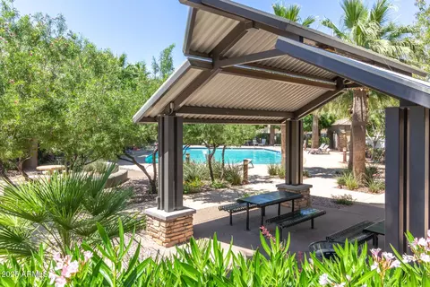 Exterior - 2207 E Hidalgo Ave, Phoenix, AZ 85040 photo 2 of 5
