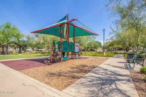 View/Area - 2207 E Hidalgo Ave, Phoenix, AZ 85040 photo 3 of 3