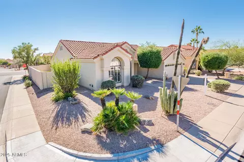 Exterior - 3813 E Desert Flower Ln, Phoenix, AZ 85044 photo 3 of 16