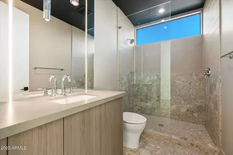 Bath - 4537 E Montecito Ave, Phoenix, AZ 85018 photo 5 of 6