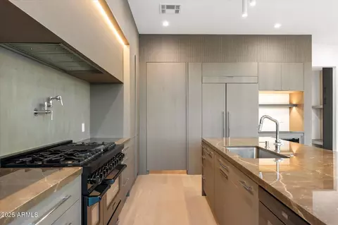 Kitchen - 4537 E Montecito Ave, Phoenix, AZ 85018 photo 1 of 3