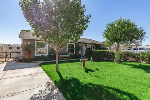 Exterior - 2007 W Chipman Rd, Phoenix, AZ 85041 photo 2 of 4