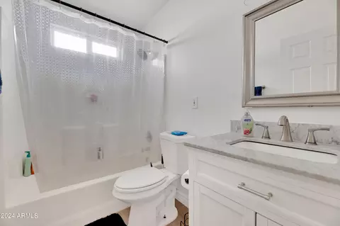 Bath - 2702 E Juniper Ave, Phoenix, AZ 85032 photo 2 of 2
