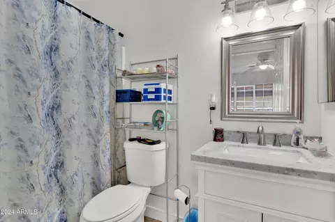 Bath - 2702 E Juniper Ave, Phoenix, AZ 85032 photo 1 of 2