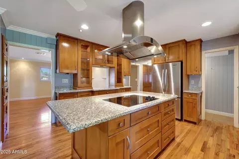 Kitchen - 7138 N 13th Pl, Phoenix, AZ 85020 photo 3 of 5