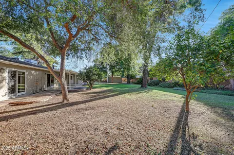 Exterior - 7138 N 13th Pl, Phoenix, AZ 85020 photo 2 of 4