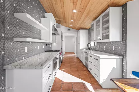 Kitchen - 4142 E Stanford Dr, Phoenix, AZ 85018 photo 2 of 3