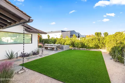 Exterior - 4142 E Stanford Dr, Phoenix, AZ 85018 photo 7 of 11