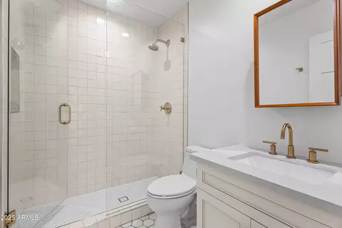 Bath - 4142 E Stanford Dr, Phoenix, AZ 85018 photo 6 of 7
