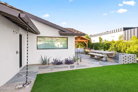 Exterior - 4142 E Stanford Dr, Phoenix, AZ 85018 photo 5 of 11