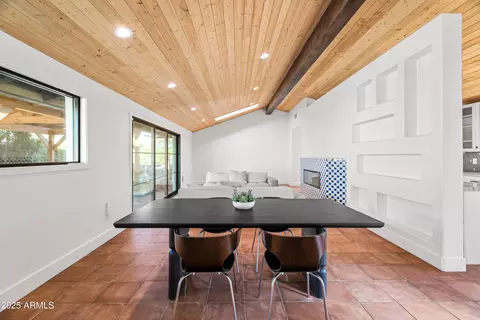 Dining - 4142 E Stanford Dr, Phoenix, AZ 85018 photo 2 of 3