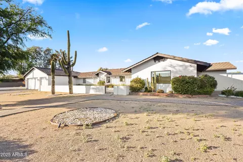 Exterior - 4142 E Stanford Dr, Phoenix, AZ 85018 photo 9 of 11