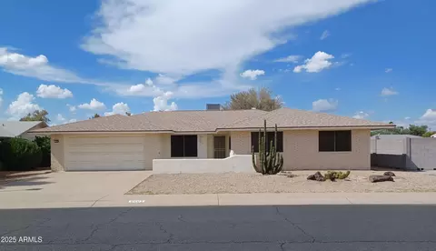 9502 W Pineridge Dr, Sun City, AZ 85351
