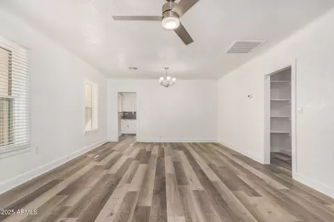 423 E Crescent Ave, Mesa, AZ 85204 photo 3
