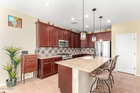 Kitchen - 11441 E Sonrisa Ave, Mesa, AZ 85212 photo 2 of 4