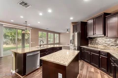 Kitchen - 10946 E Ramona Ave, Mesa, AZ 85212 photo 4 of 7