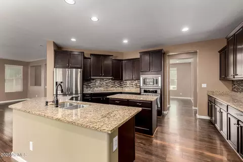 Kitchen - 10946 E Ramona Ave, Mesa, AZ 85212 photo 6 of 7