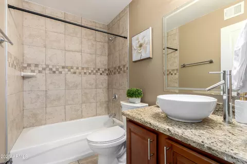 Bath - 1241 E Medlock Dr #113, Phoenix, AZ 85014 photo 2 of 2