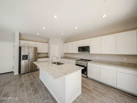 Kitchen - 2623 E Boulder Ave, Apache Junction, AZ 85119 photo 1 of 2