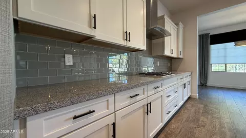 Kitchen - 4536 E Walter Way, Phoenix, AZ 85050 photo 3 of 4