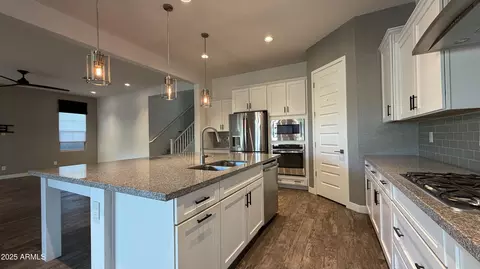 Kitchen - 4536 E Walter Way, Phoenix, AZ 85050 photo 4 of 4