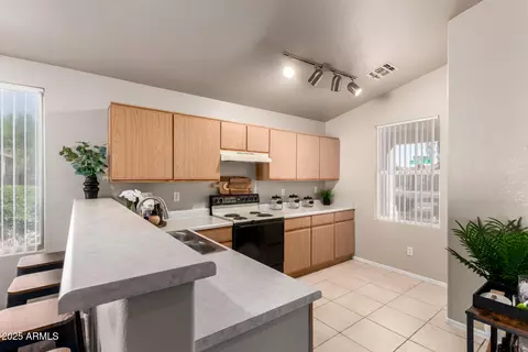 Kitchen - 1752 W Renaissance Ave, Apache Junction, AZ 85120 photo 1 of 4