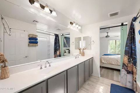 Bath - 5807 W Warner St, Phoenix, AZ 85043 photo 3 of 3