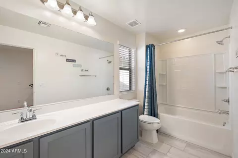 Bath - 5807 W Warner St, Phoenix, AZ 85043 photo 2 of 3