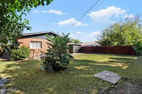 Exterior - 1405 E Osborn Rd, Phoenix, AZ 85014 photo 4 of 5