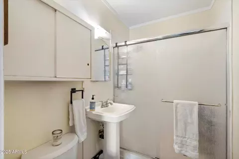 Bath - 1405 E Osborn Rd, Phoenix, AZ 85014 photo 1 of 2