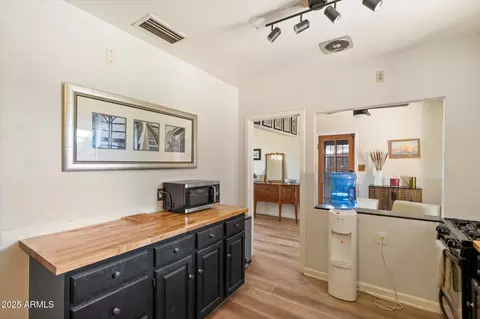 Entry Way - 1405 E Osborn Rd, Phoenix, AZ 85014 photo 1 of 1