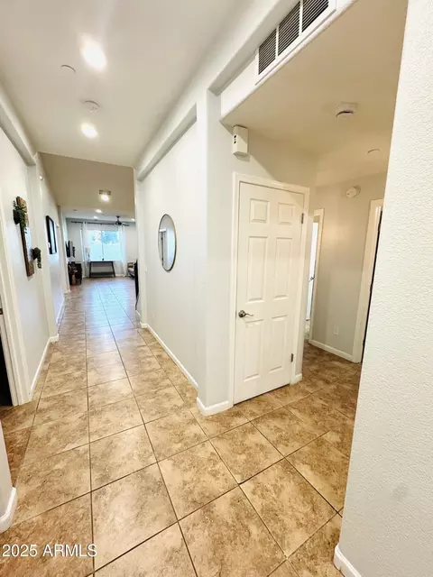 Entry Way - 3239 E Sequoia Dr, Phoenix, AZ 85050 photo 4 of 5