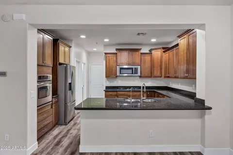 Kitchen - 3918 E Cat Balue Dr, Phoenix, AZ 85050 photo 6 of 6