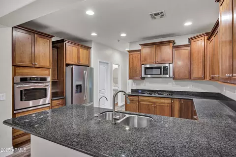 Kitchen - 3918 E Cat Balue Dr, Phoenix, AZ 85050 photo 1 of 6