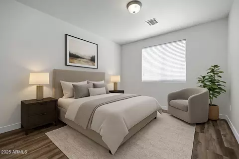 Bedroom - 3918 E Cat Balue Dr, Phoenix, AZ 85050 photo 3 of 4