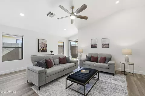 3301 E Hononegh Dr, Phoenix, AZ 85050 photo 17